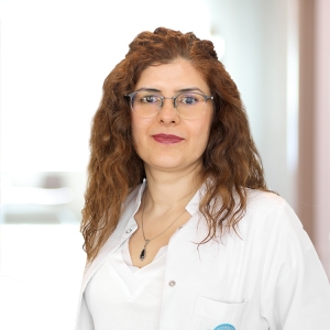 Kiss. Dr.Deniz Sarikaya Shield Gynecology and Obstetrics-Travocure-Doctors list-ISU Liv 