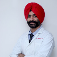 Dr. Inderdeep Singh MBBS, MS, DNB, M.Ch(Orthopaedics) Senior Consultant- Sports and Ligaments (Arthroscopic Surgeon)-Travocure