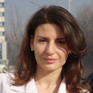 Dr. Snezhina Nenova Dentist-Travocure