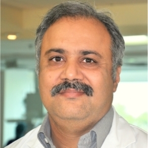  Dr. Dheeraj Kapoor